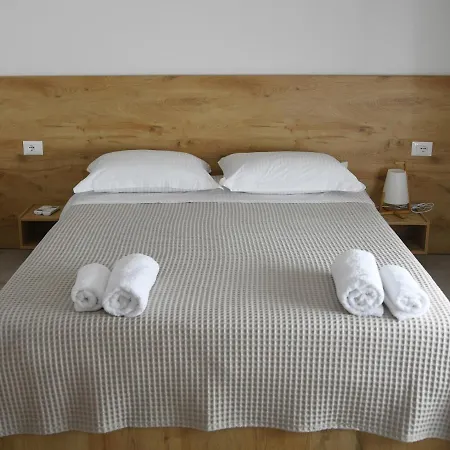 Old Olive Affittacamere Tirana