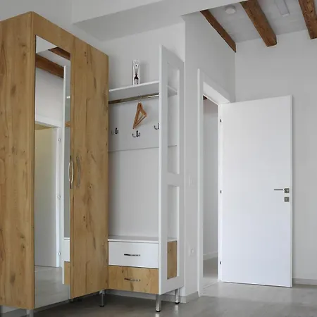 Old Olive Affittacamere Tirana